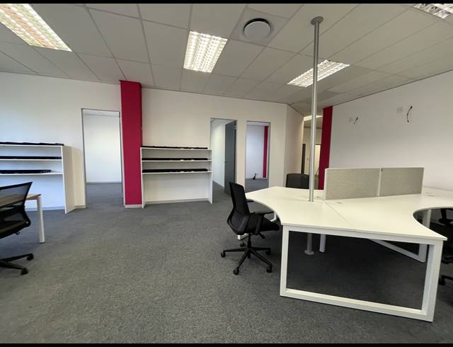 304M² OFFICE TO LET IN RIVONIA